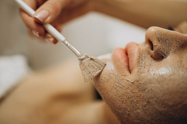 woman-visiting-cosmetologist-making-rejuvenation-procedures