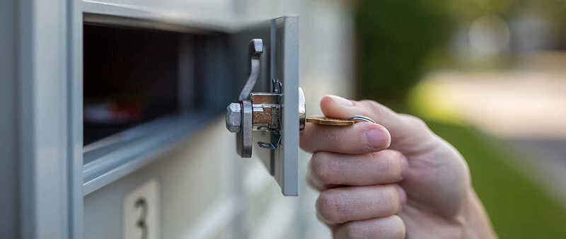 Mailbox locksmith